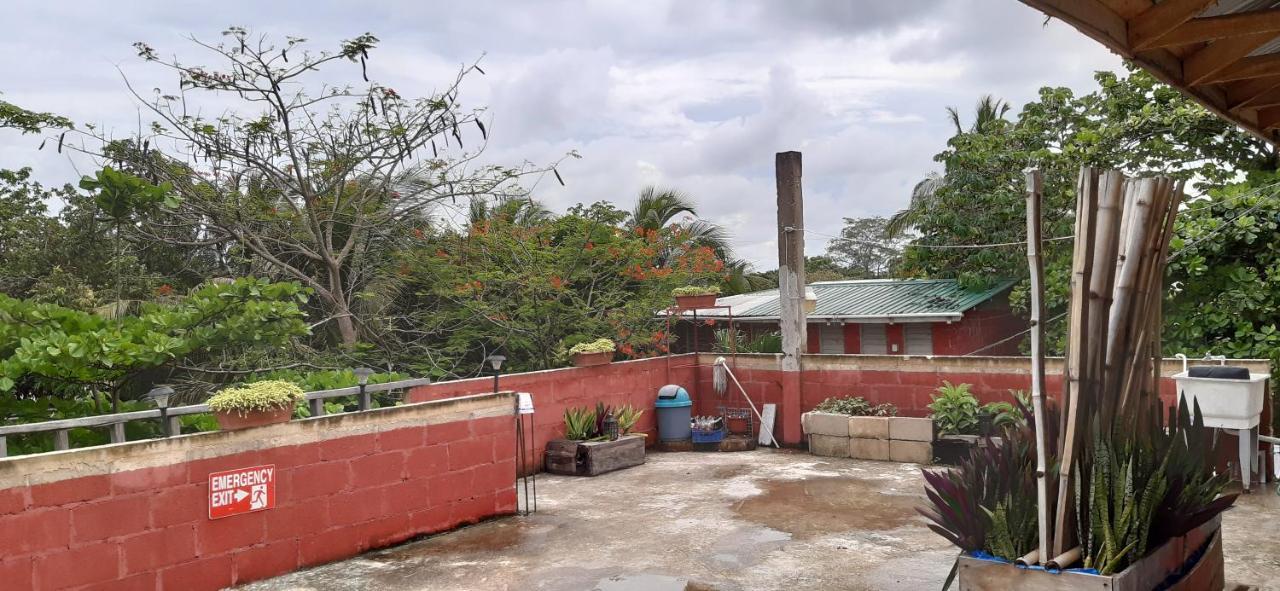 Casa Ricky'S Orange Walk Exterior foto